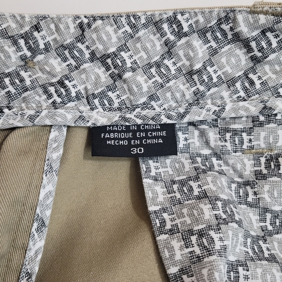 DC Shoe Co. Tan shorts, Size: 30 Style: Intro, RN#93220 - Picture 5 of 8
